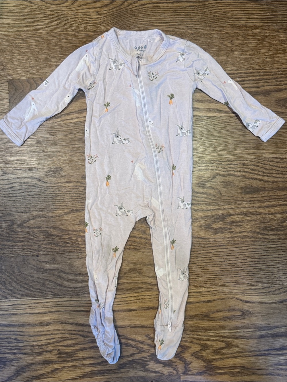 Kyte baby Pink Footed Bamboo One-Piece with Bunny & Carrot Print - 6-12 months